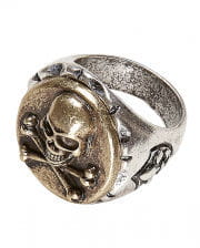 Metal pirate ring with skull 