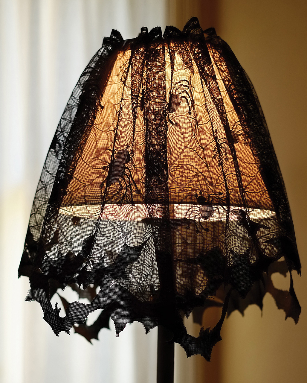 Lampshade Topper Made Of Black Lace As Decoration Horror Shop Com