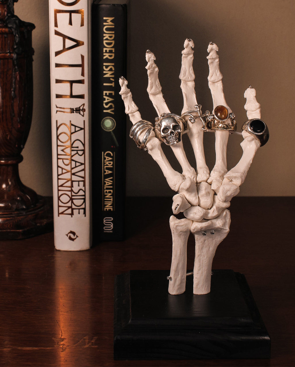Elegant Hand Jewelry Display Stand: Ring, Bracelet & Watch Holder
