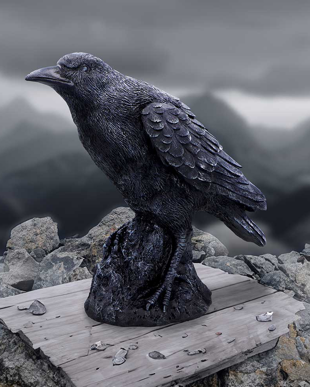 Black Raven As A Decorative Figurine 25cm for Gothic fans | Horror-Shop.com